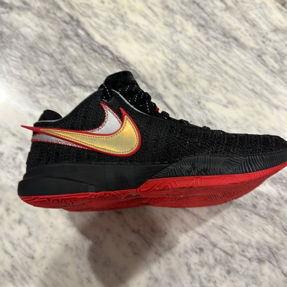 Nike lebron xx pink diamond collection black and red size 9.5 - Picture 5 of 6